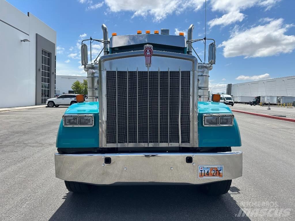 Kenworth W 900 Vetopöytäautot
