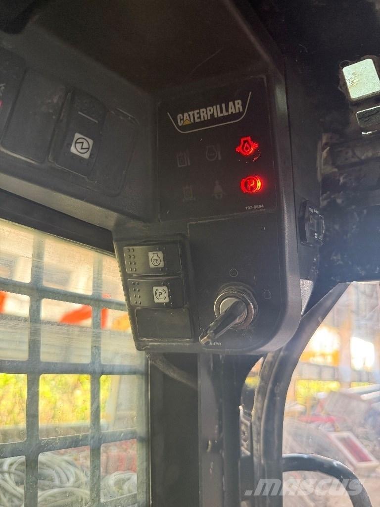 CAT 226 B Liukuohjatut kuormaajat