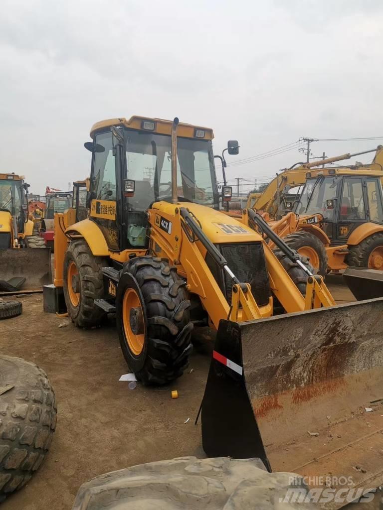 JCB 4 CX Kaivurikuormaajat