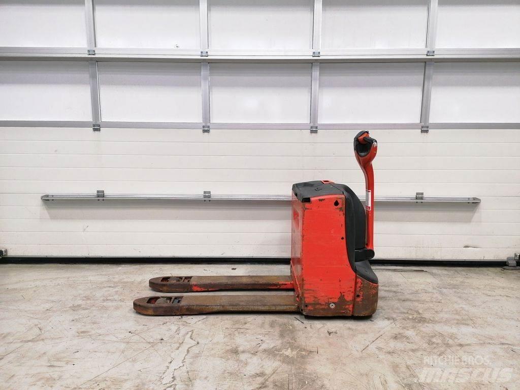 Linde T16 Lavansiirtotrukit