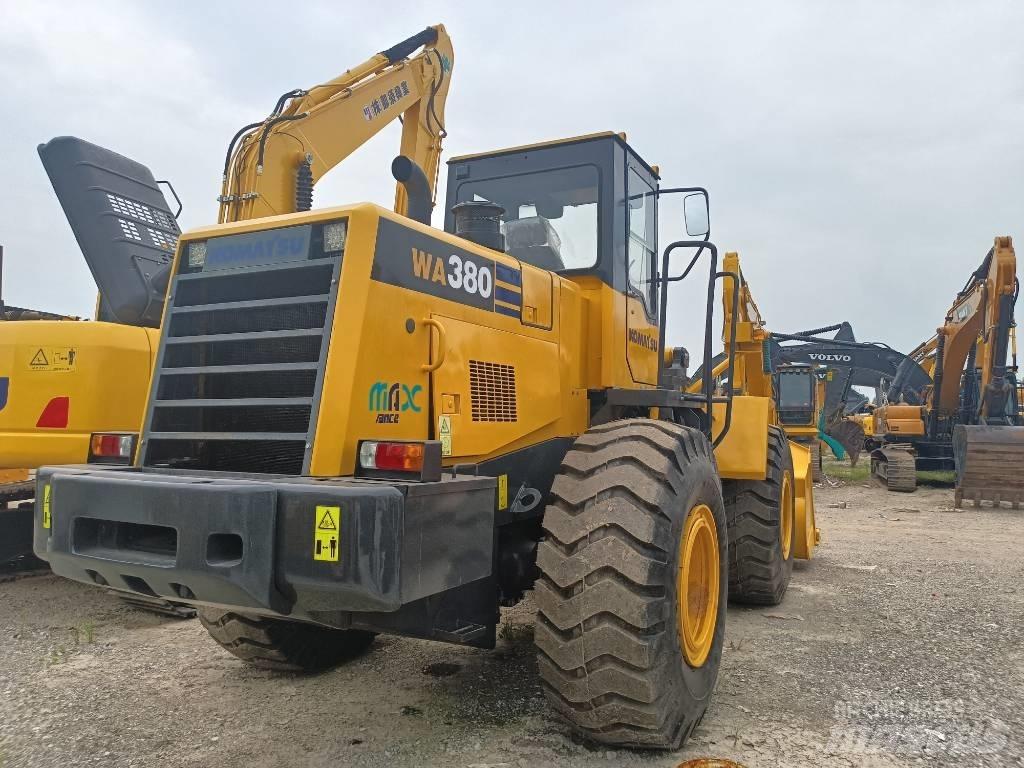 Komatsu WA 380 Pyöräkuormaajat