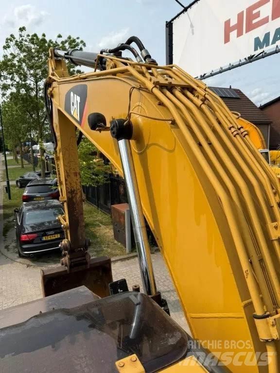 CAT 320DL Telakaivukoneet