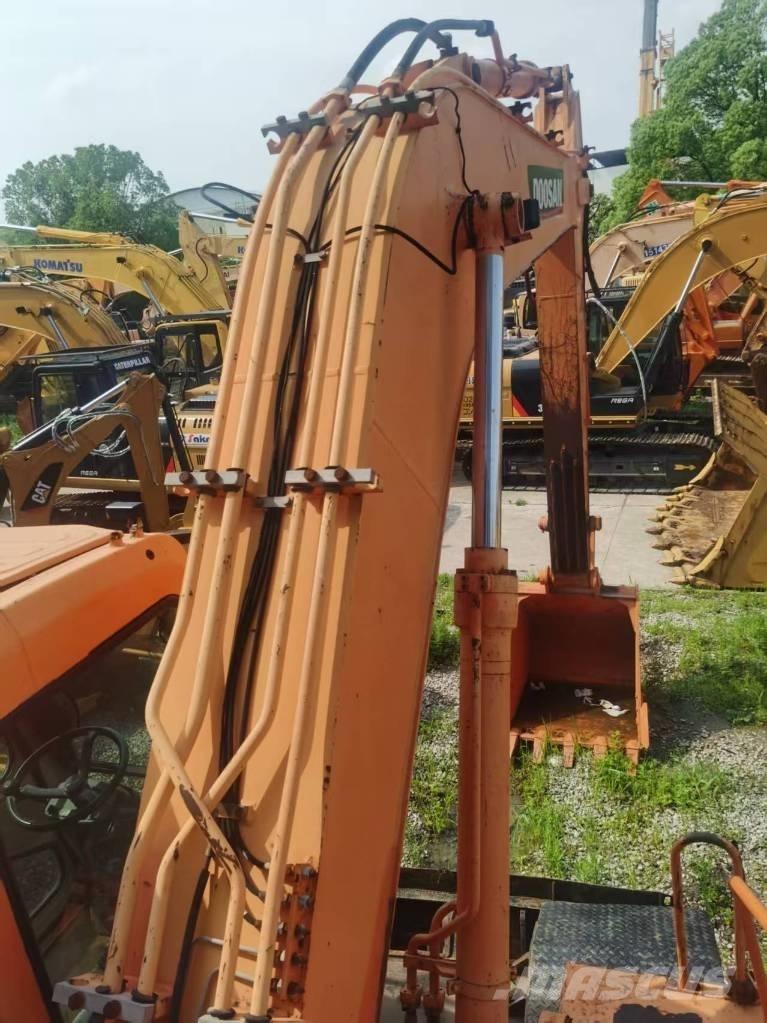 Doosan DH 210 W-7 Pyöräkaivukoneet