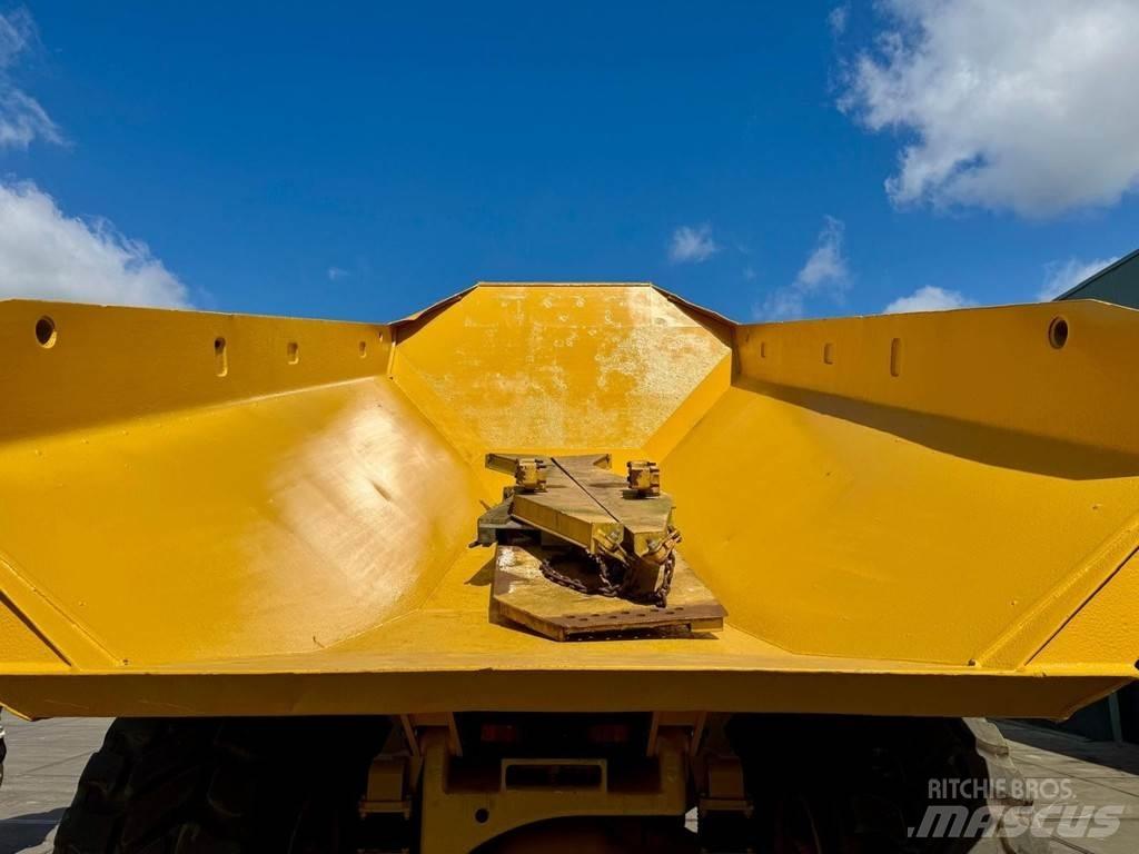 CAT 735 Minidumpperit