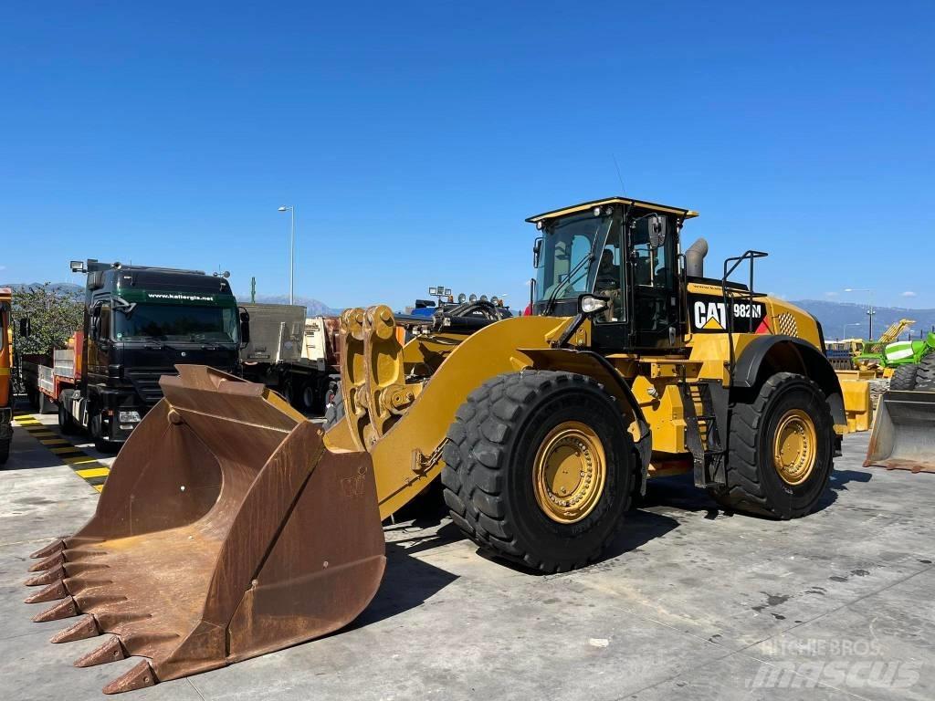 CAT 982 M Pyöräkuormaajat