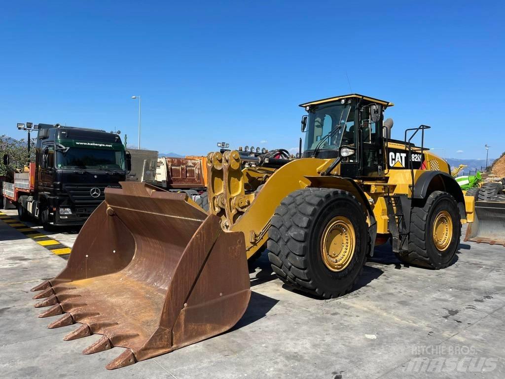 CAT 982 M Pyöräkuormaajat