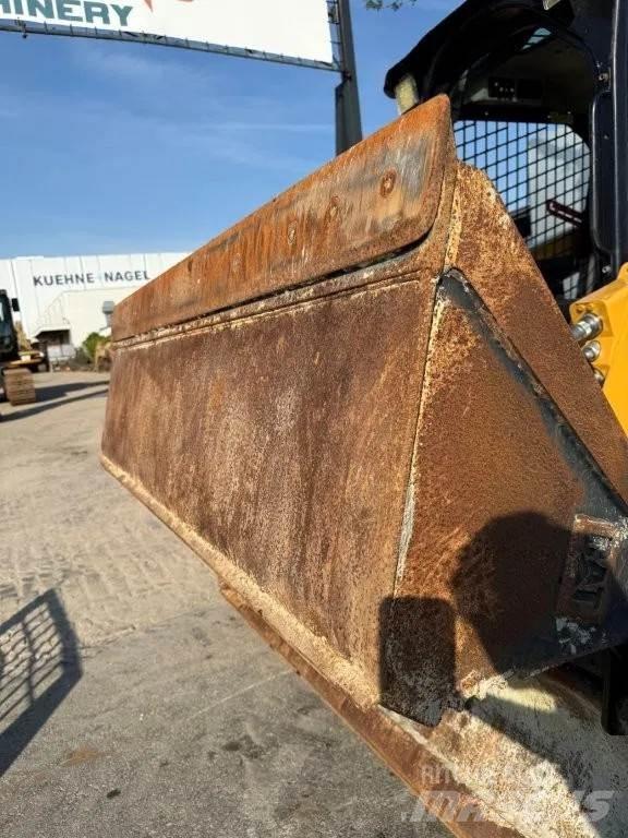 CAT 259D Liukuohjatut kuormaajat