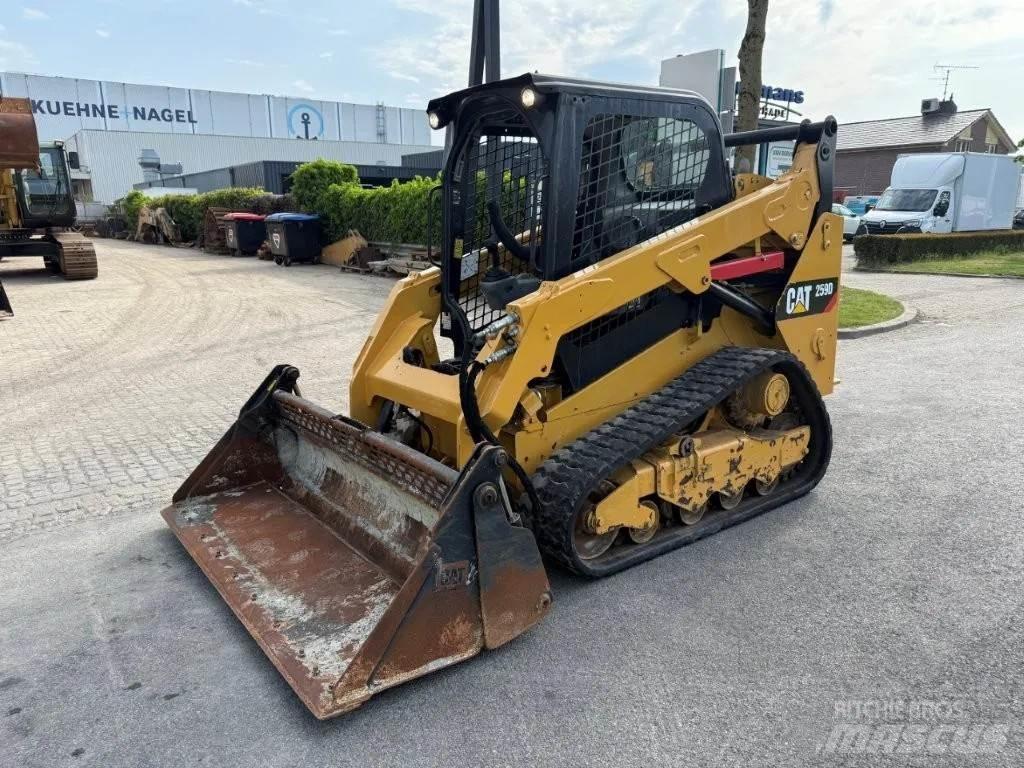 CAT 259D Liukuohjatut kuormaajat