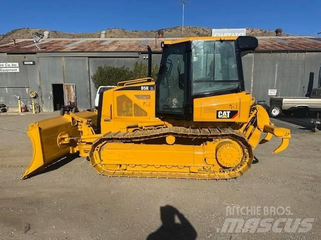 CAT D 5 Telaketjupuskutraktorit
