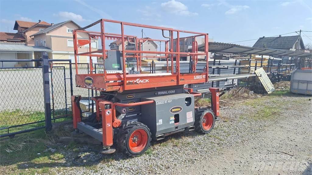 SkyJack SJ6832RTE Saksilavat