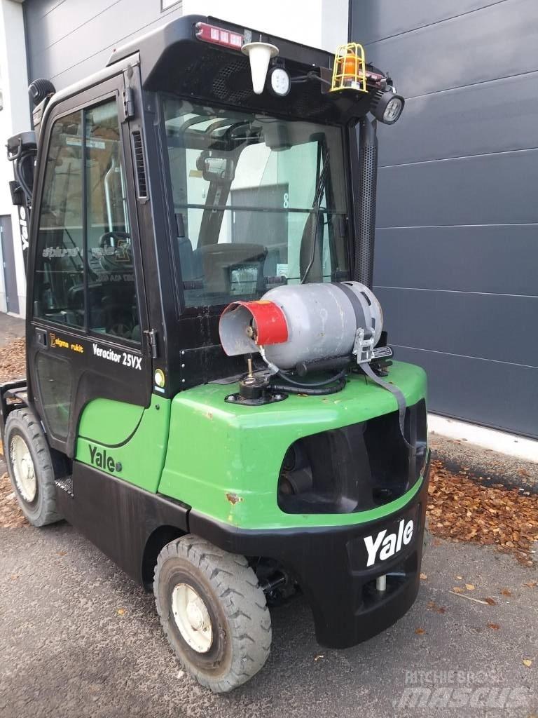 Yale GLP25VX Nestekaasutrukit