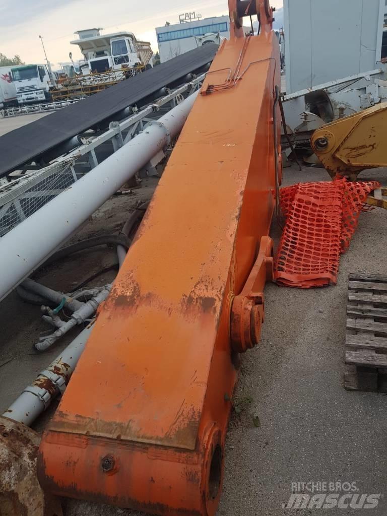 Hitachi EX700 Puomit