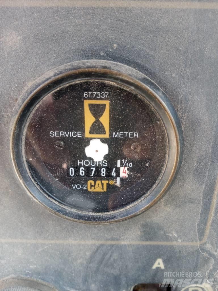 CAT D 4 C Telaketjupuskutraktorit