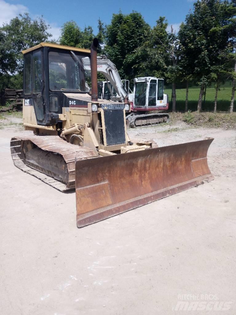 CAT D 4 C Telaketjupuskutraktorit