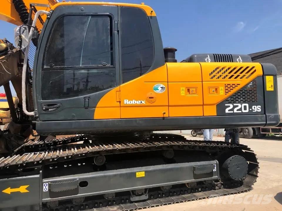 Hyundai R220LC-9S Telakaivukoneet