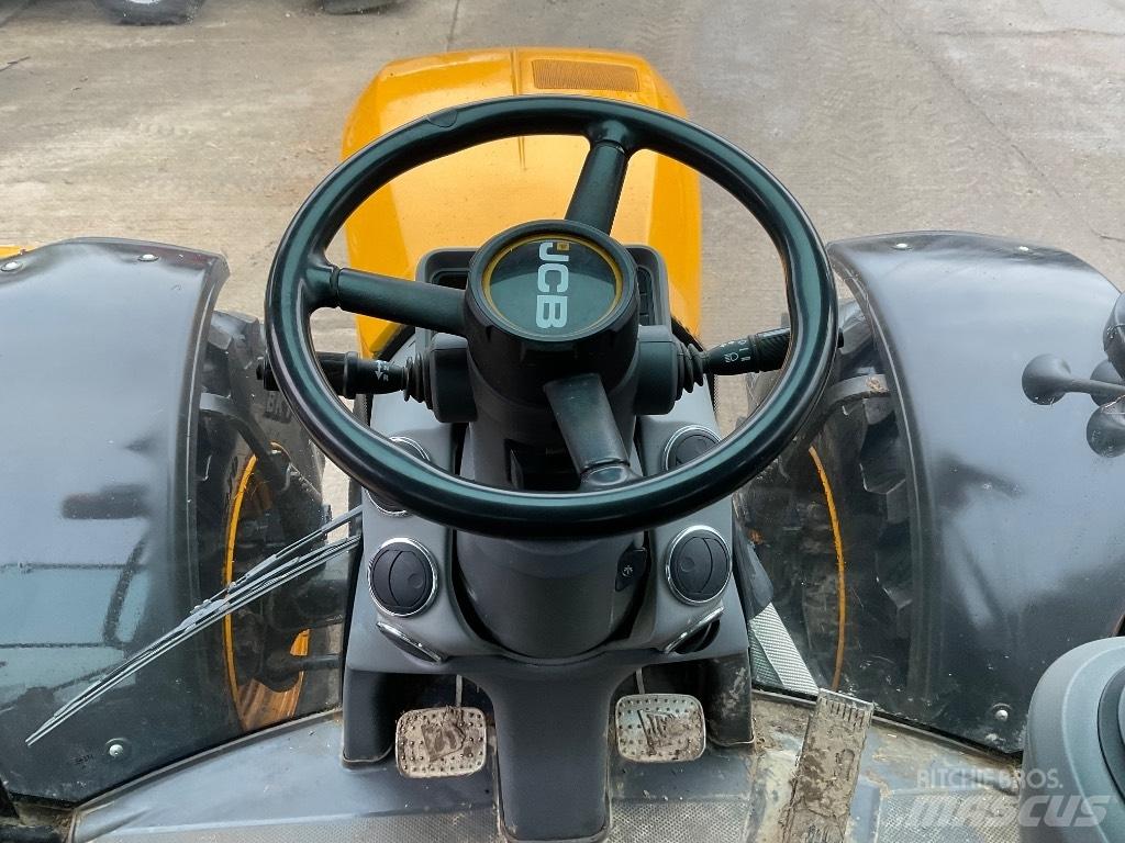 JCB Fastrac 4220 Traktorit