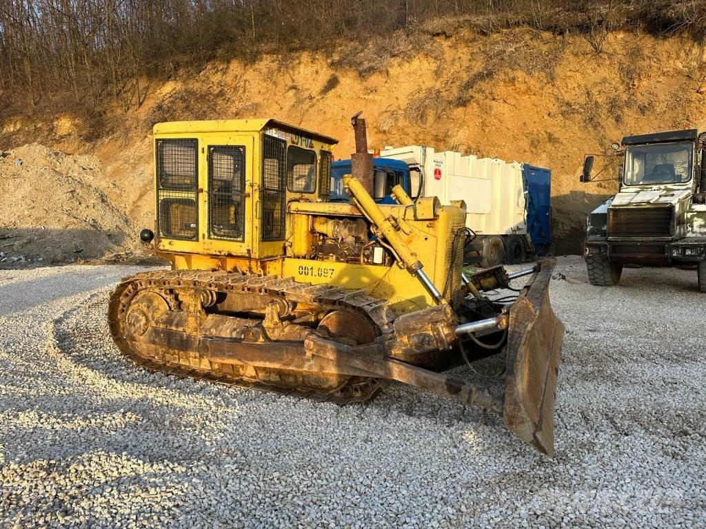 CAT D 6 C Telaketjupuskutraktorit