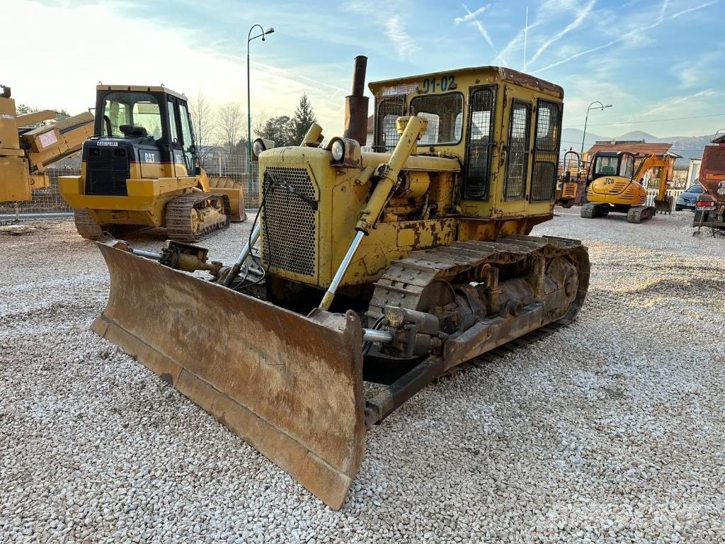 CAT D 6 C Telaketjupuskutraktorit