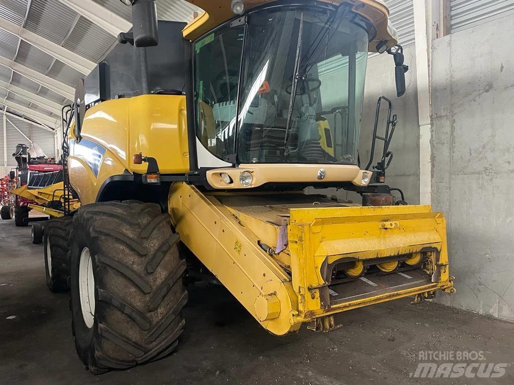 New Holland CX 820 Leikkuupuimurit