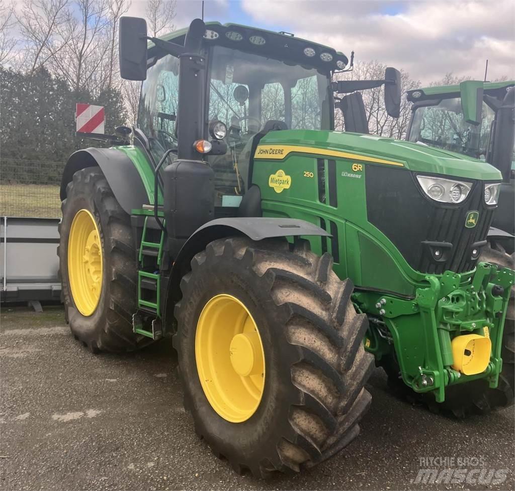 John Deere 6R 250 Traktorit