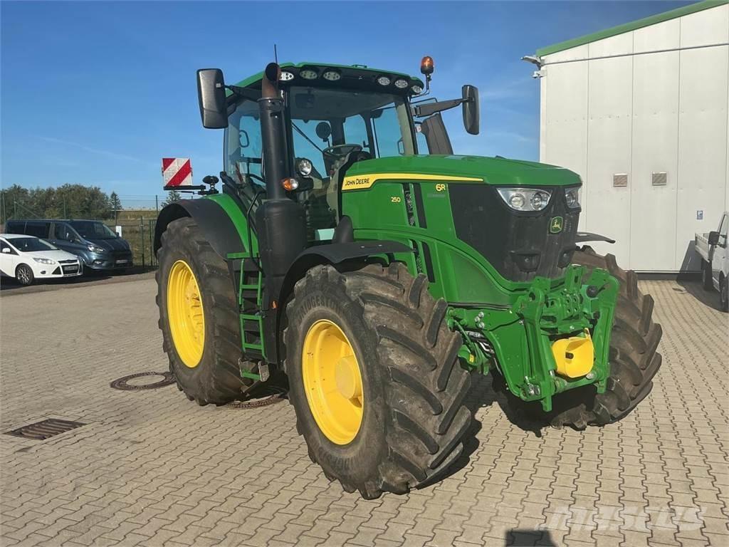 John Deere 6R 250 Traktorit