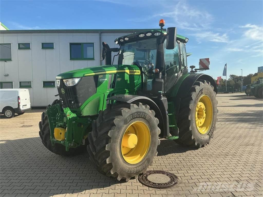 John Deere 6R 250 Traktorit