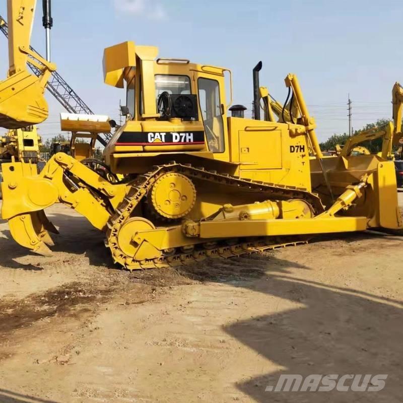 CAT D7H Telaketjupuskutraktorit