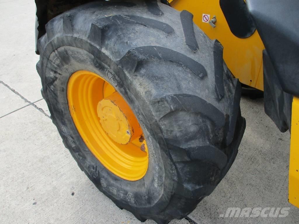 JCB 526 S (628) Kurottajat
