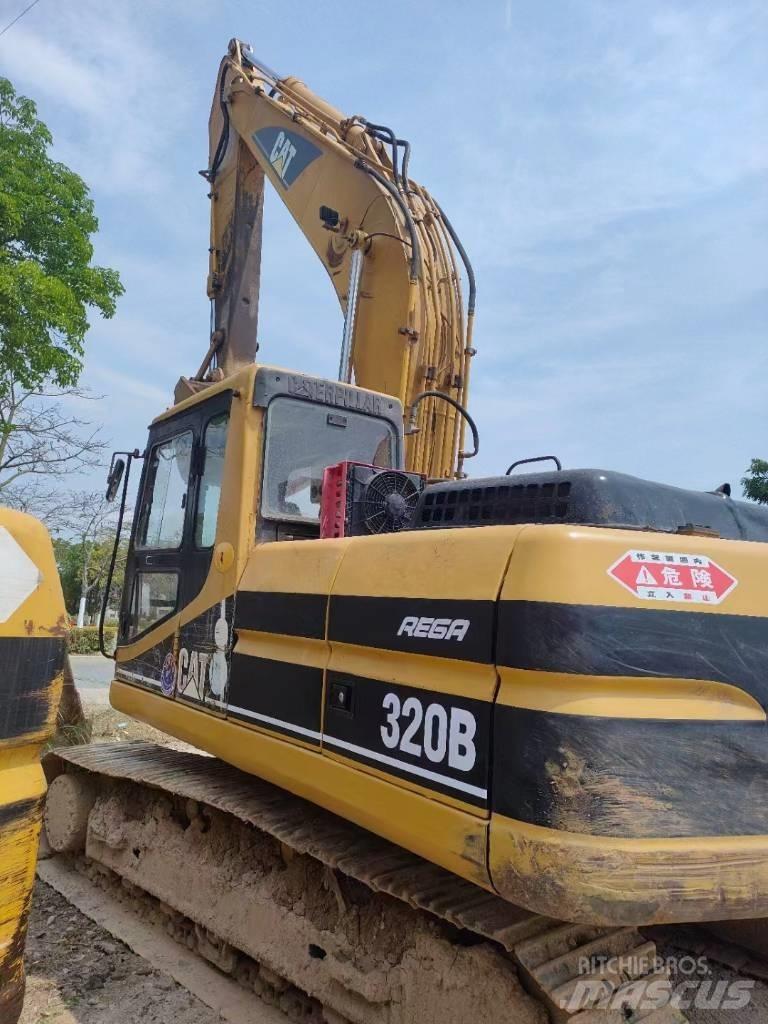 CAT 320 B Telakaivukoneet