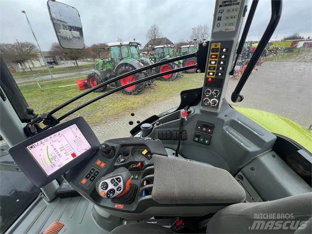 CLAAS Axion 930 Traktorit