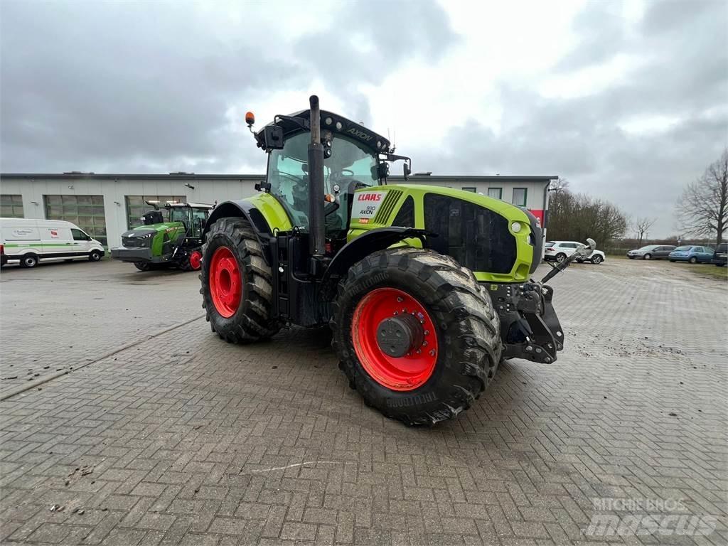 CLAAS Axion 930 Traktorit