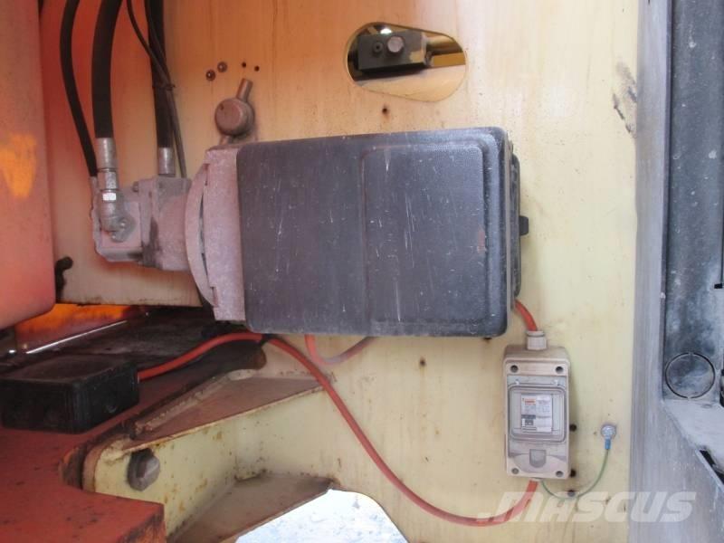 JLG 460 SJ Teleskooppipuominostimet