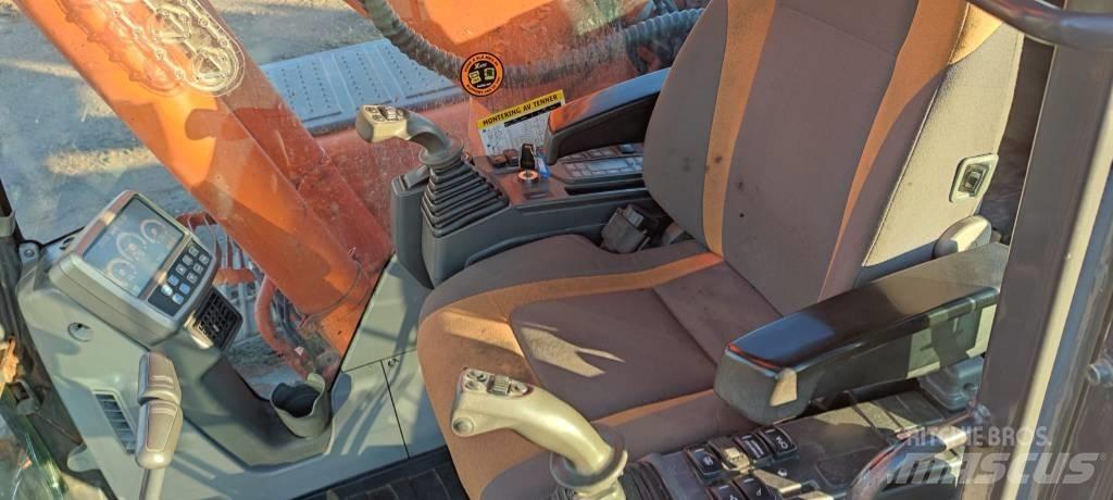 Doosan 225 LC Telakaivukoneet