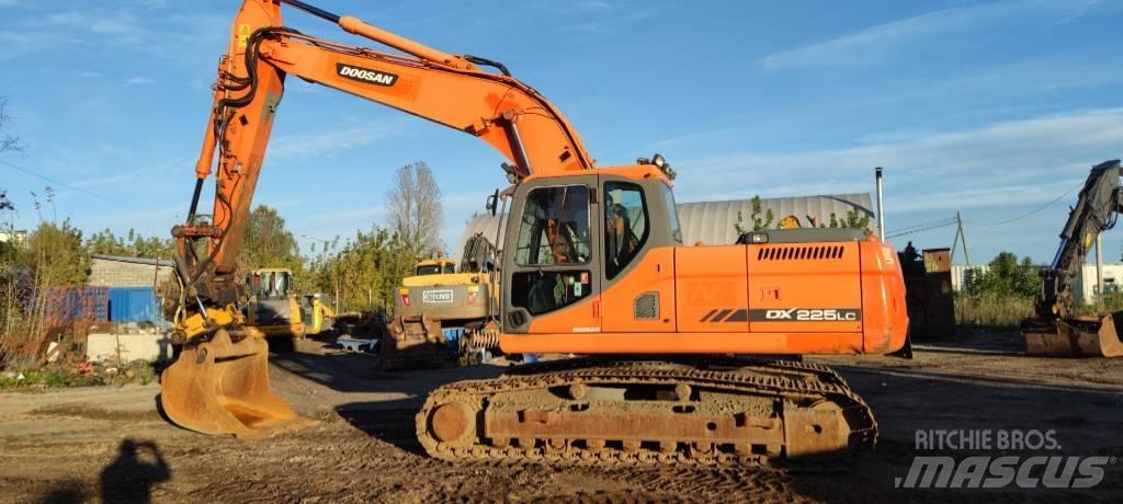 Doosan 225 LC Telakaivukoneet