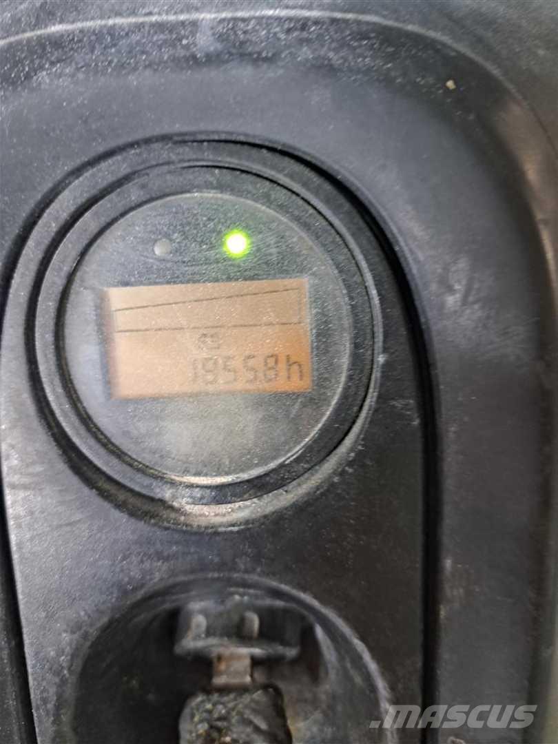 Linde T16 Käyden ajettavat pinoamistrukit