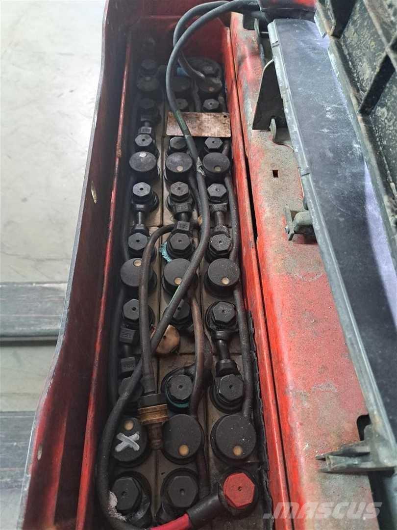 Linde T16 Käyden ajettavat pinoamistrukit