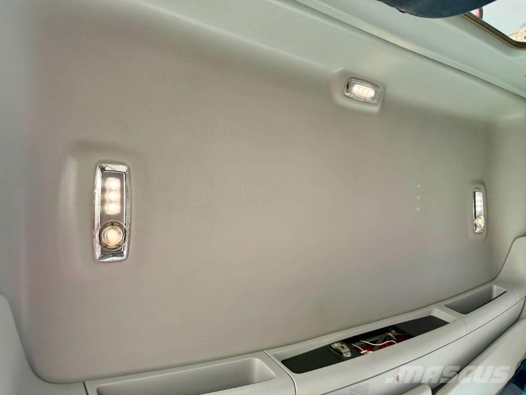 Kenworth T 880 Vetopöytäautot