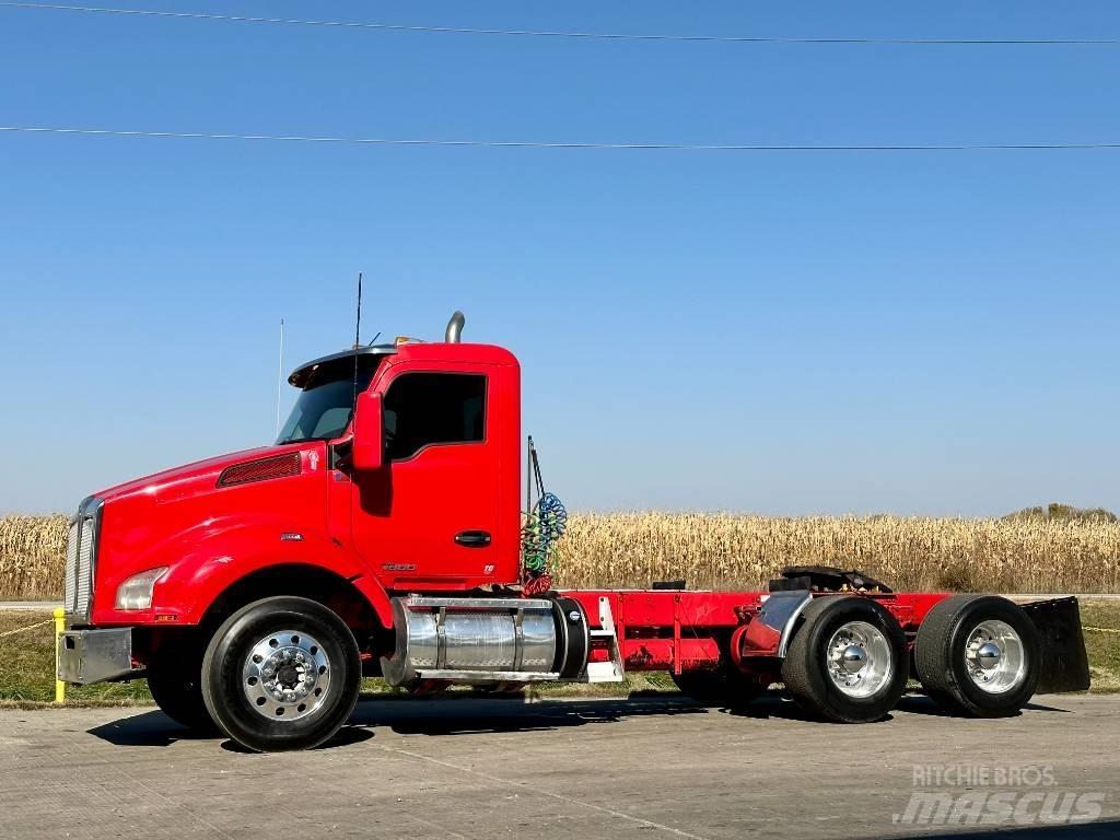 Kenworth T 880 Vetopöytäautot