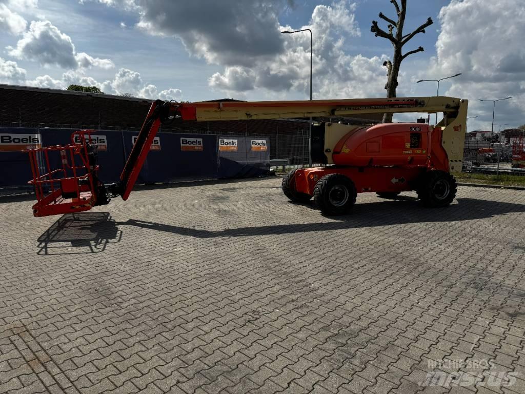 JLG 800AJ Kuukulkijat