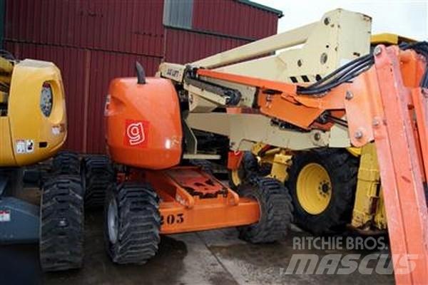 JLG 450 AJ (15 metros) Kuukulkijat