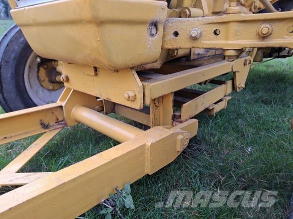 Ford 2000 TRACTOR Muut koneet