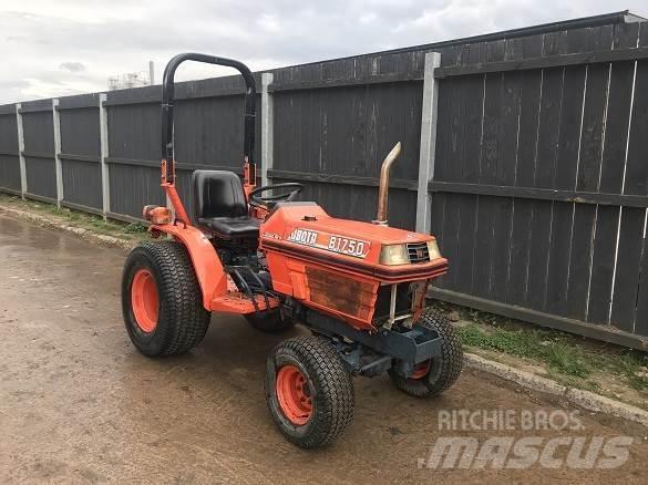 Kubota B1750 Kaivurikuormaajat