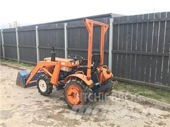 Kubota B7100D Kaivurikuormaajat
