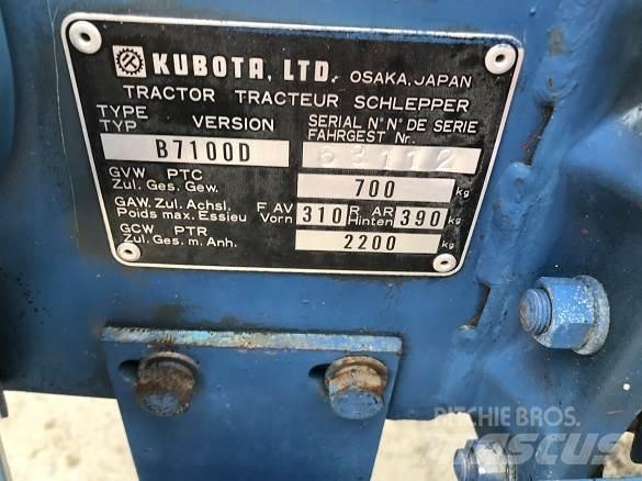 Kubota B7100D Kaivurikuormaajat