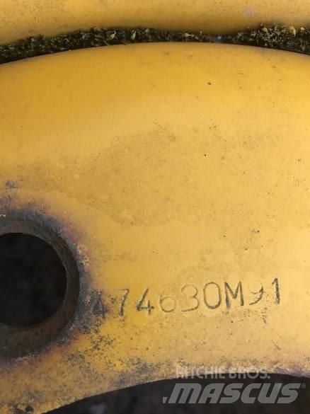  MASSEY FRONT WHEEL Renkaat ja vanteet