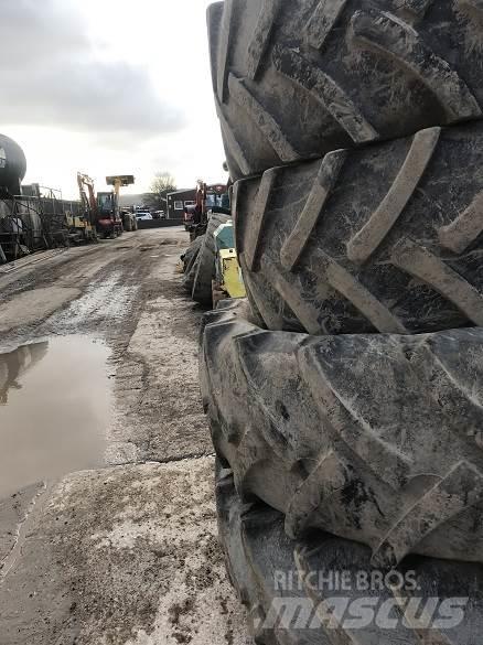  TYRES Renkaat ja vanteet