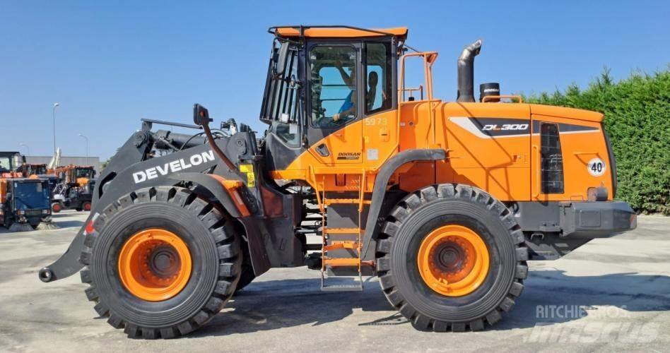 Doosan DL300-5 Pyöräkuormaajat
