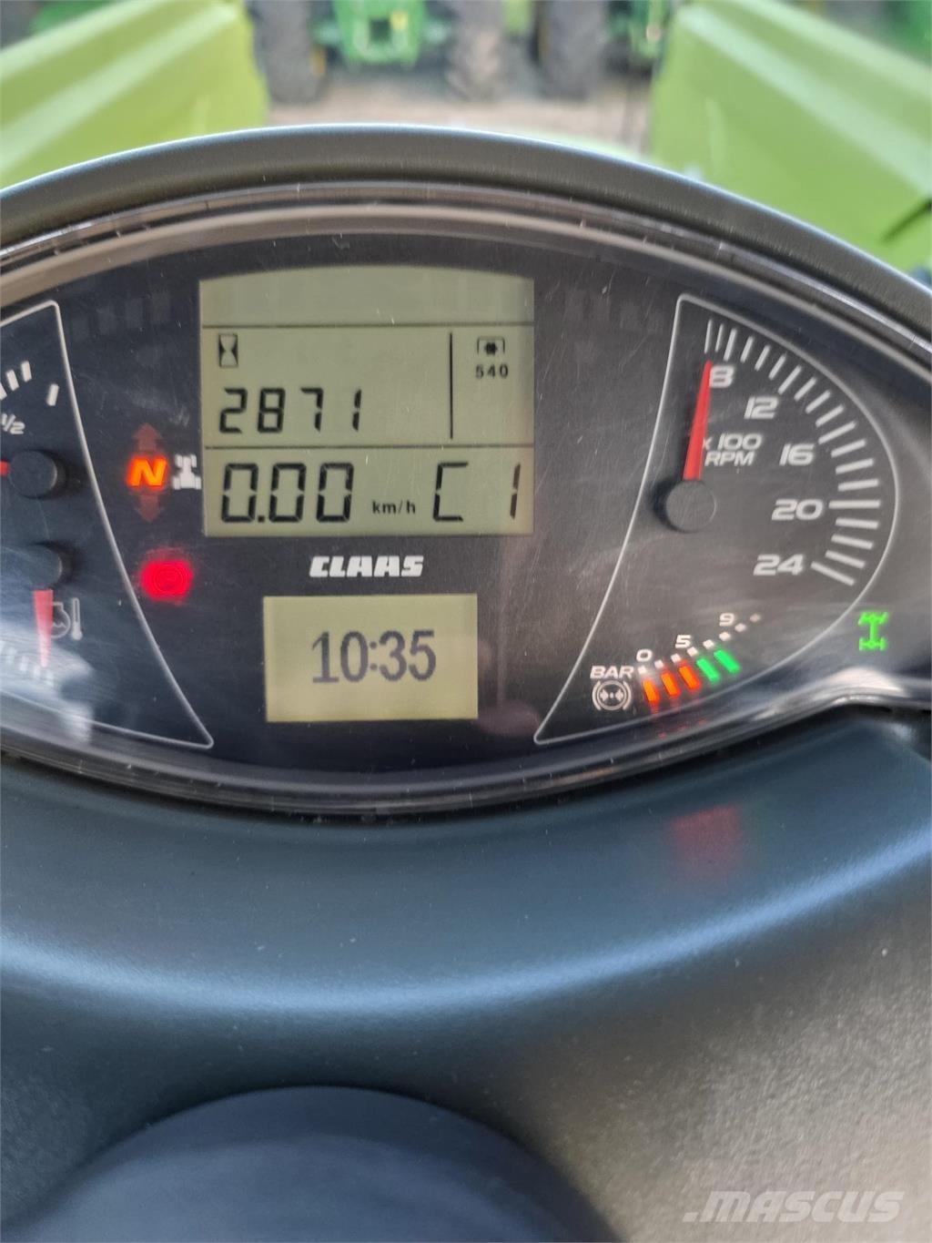 CLAAS Arion 440 Traktorit