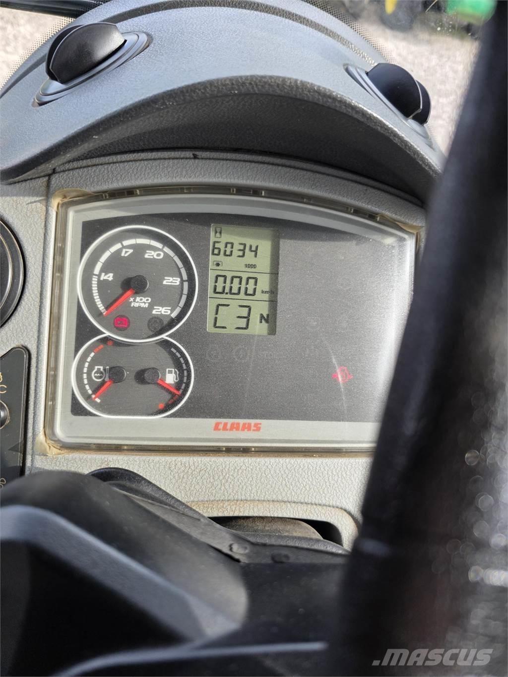 CLAAS Arion 620C Traktorit