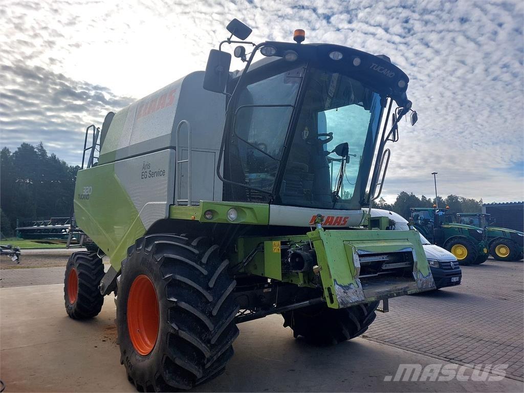 CLAAS Tucano 320 Leikkuupuimurit